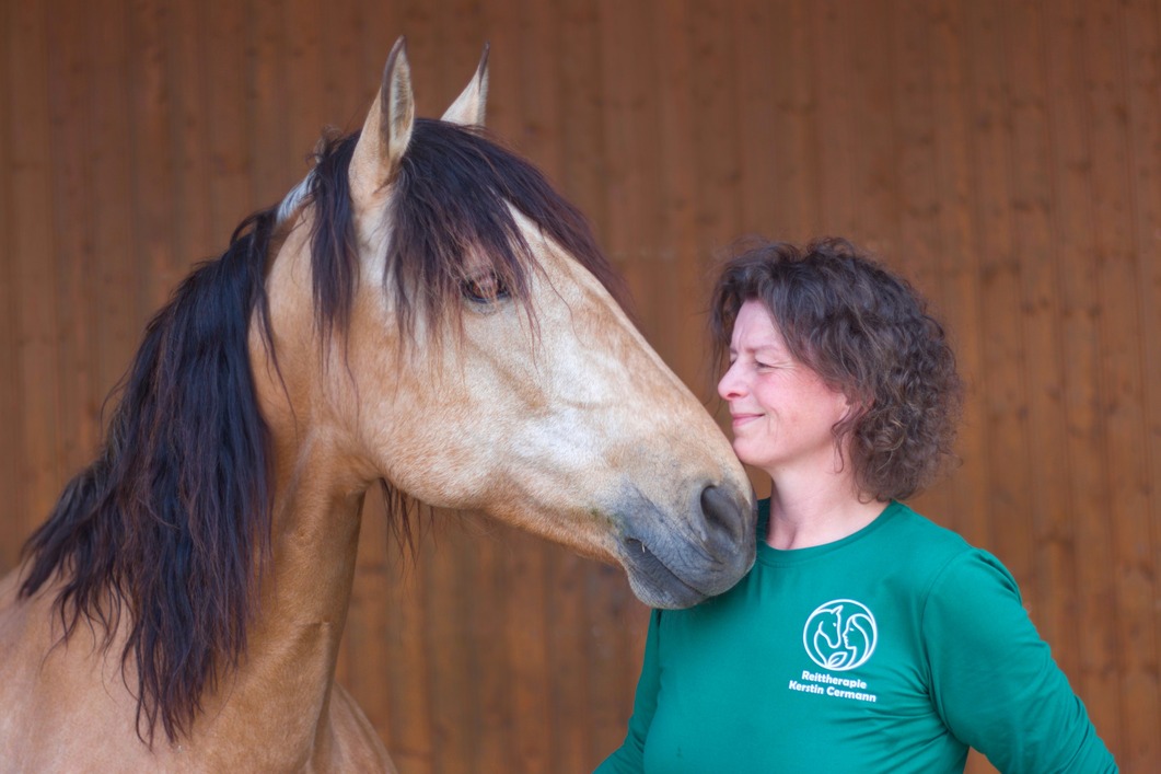 Therapiepferd in der pferdegestützten Therapie Kerstin Cermann